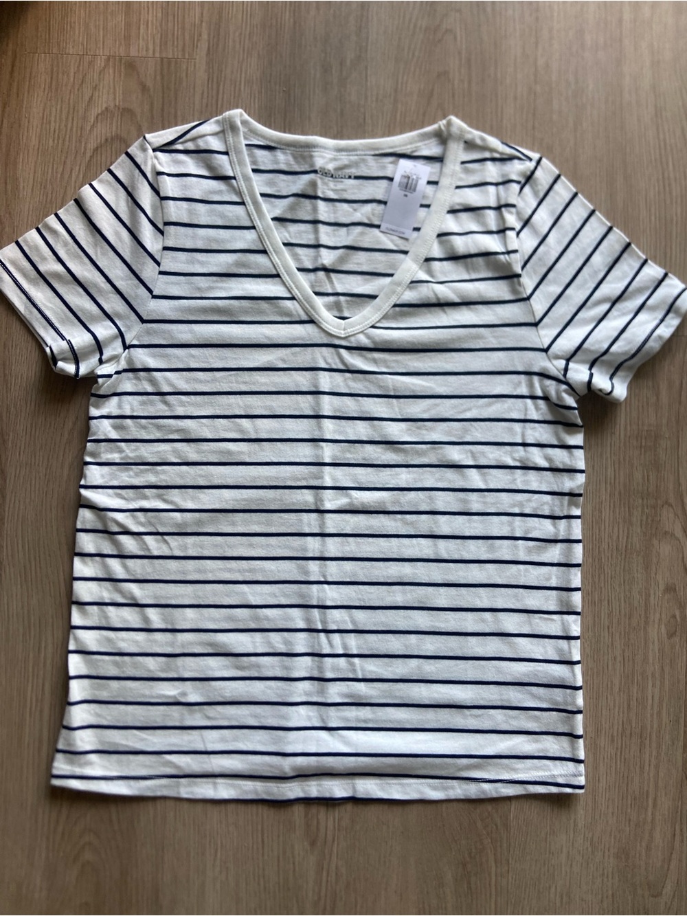 NWT - Old Navy Classic V-Neck black Stripe cotton Women's Tee